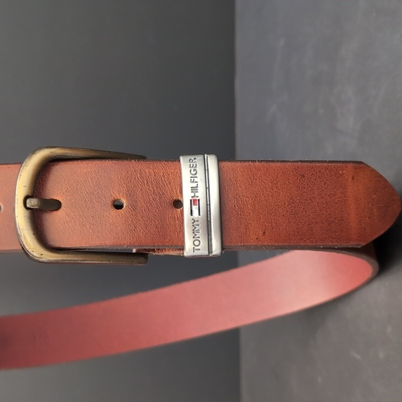 Tommy Hilfiger Men's Wide Brown Leather Belt,Size 110 cm. - Picture 2 of 7